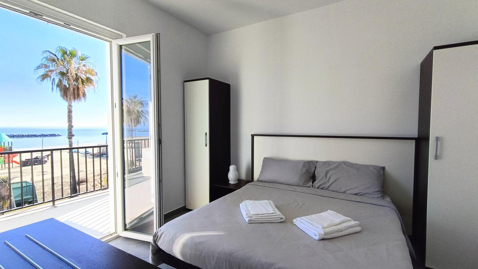 Lido Rooms & Apartments Lido di Fermo Eksteriør billede
