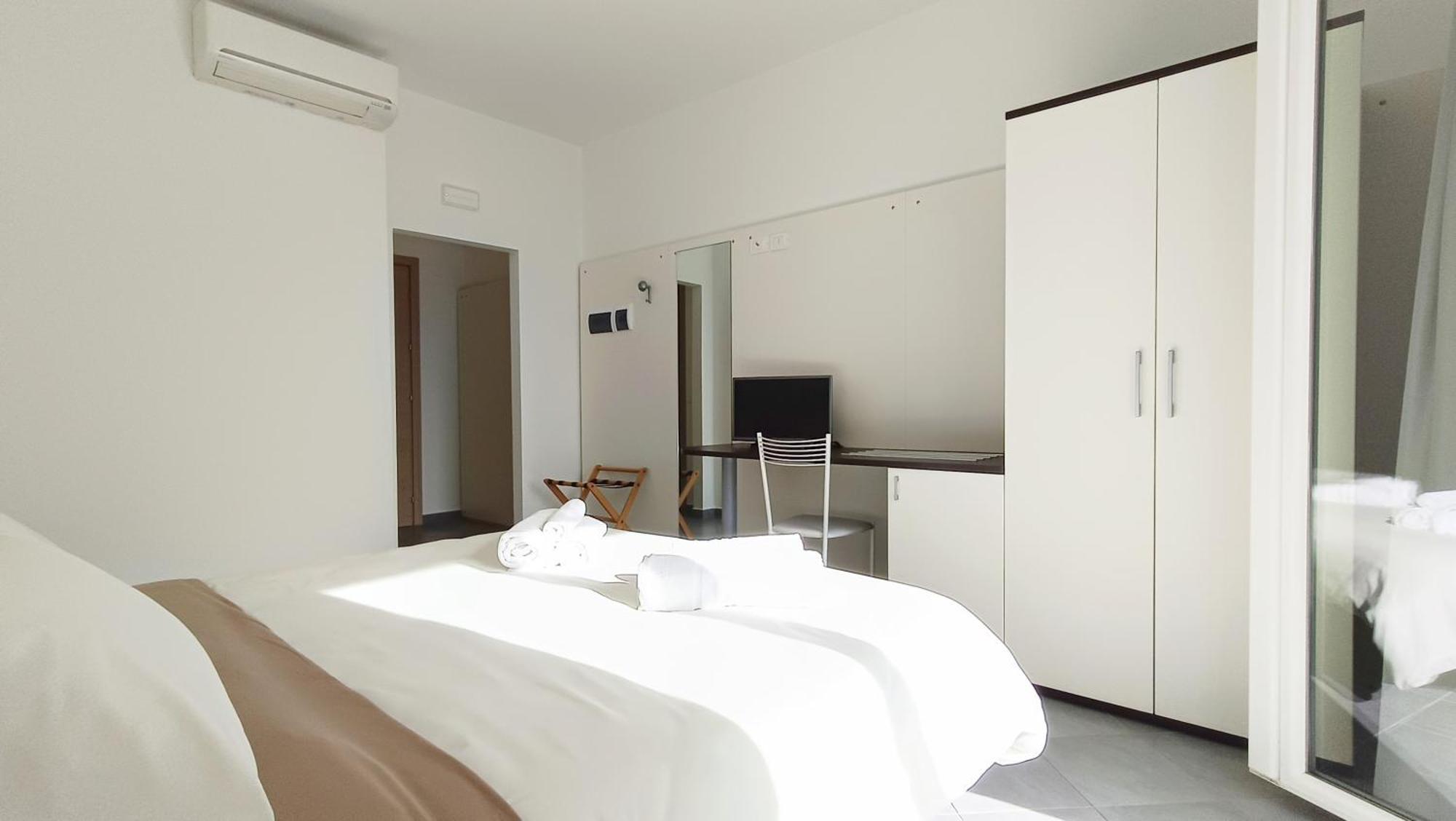 Lido Rooms & Apartments Lido di Fermo Eksteriør billede